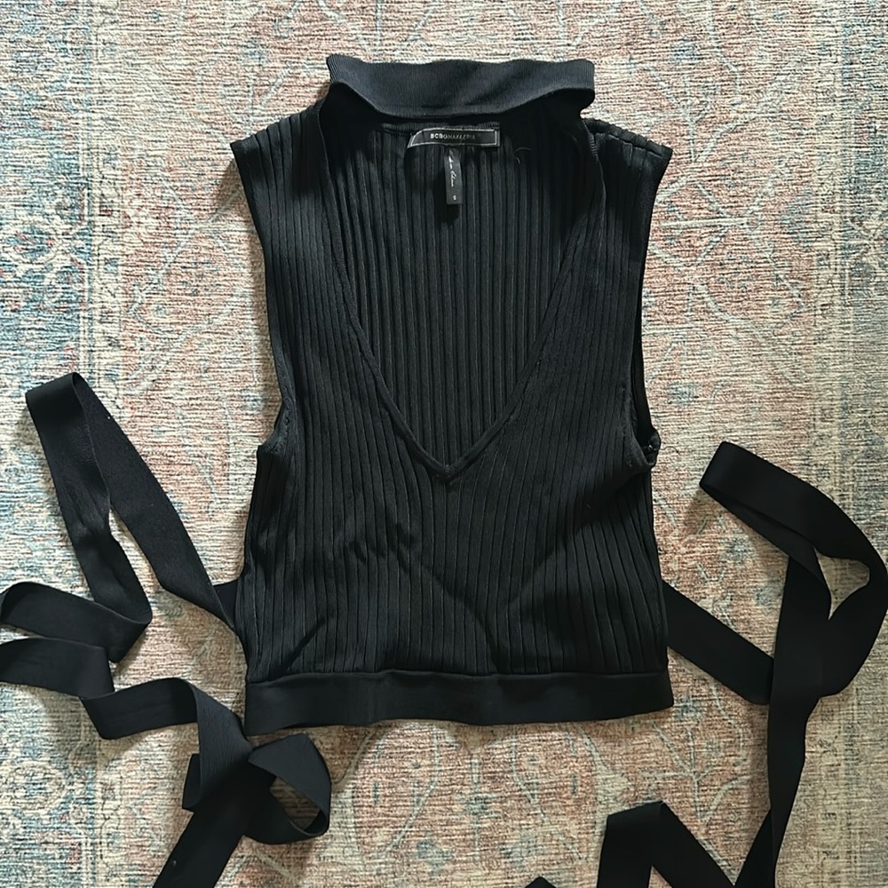 BCBG Hannah Top in Black Size Small